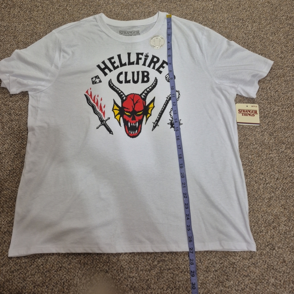 Stranger Things Hellfire Club White T-Shirt Adult Unisex Size XL NWT - Picture 6 of 7